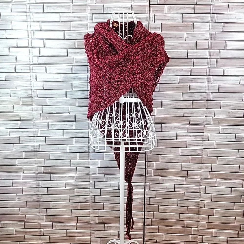 Olive and Arrow knit wrap. One Size